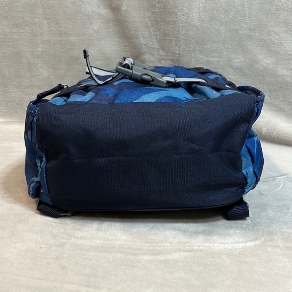 Pottery Barn Kids Navy Skateboard Small Camo Reflective Backpack - Picture 6 of 10